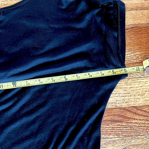 ⚫️🌸NWT Vertigo Paris Black Cocktail Top.SilverMetalAppliqueShoulders.Ruched.S:L - Picture 9 of 9